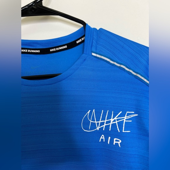 Nike Air Dri fit running tee - Picture 2 of 3